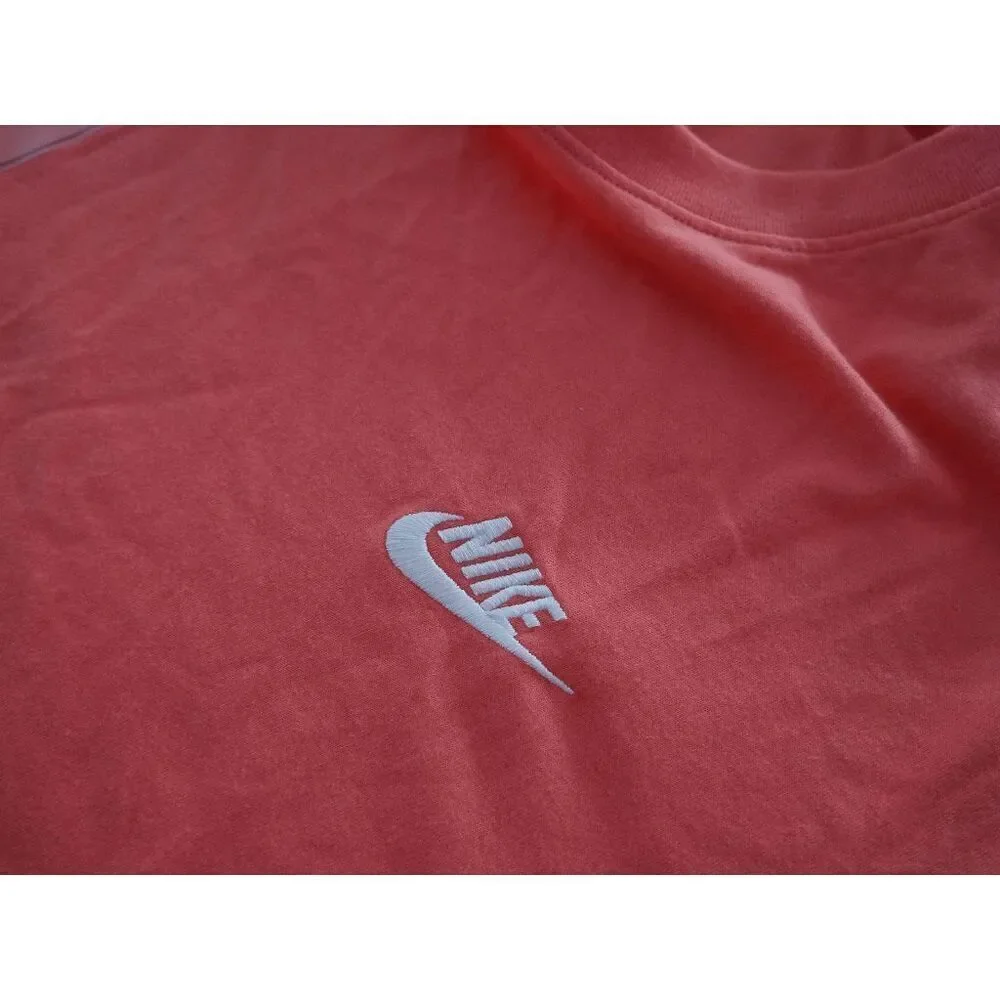 Nike Men's The Nike Tee Sportswear Club Graphic T-shirt L